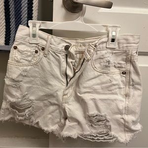 White american eagle shorts